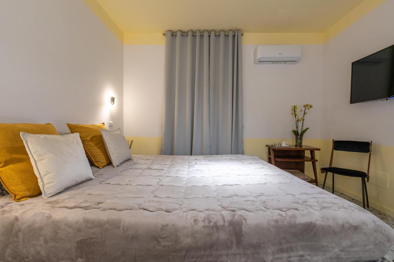 Teatro Toledo 272 Bed & Breakfast Naples Luaran gambar
